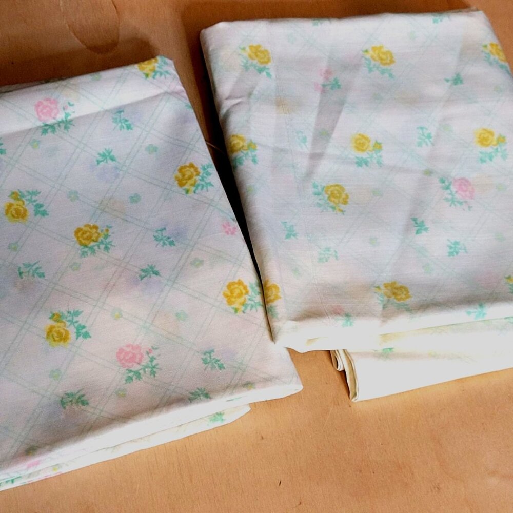 Vintage Pillow Case Set of 2 Standard Tastemaker Muslin Floral Cotton Blend